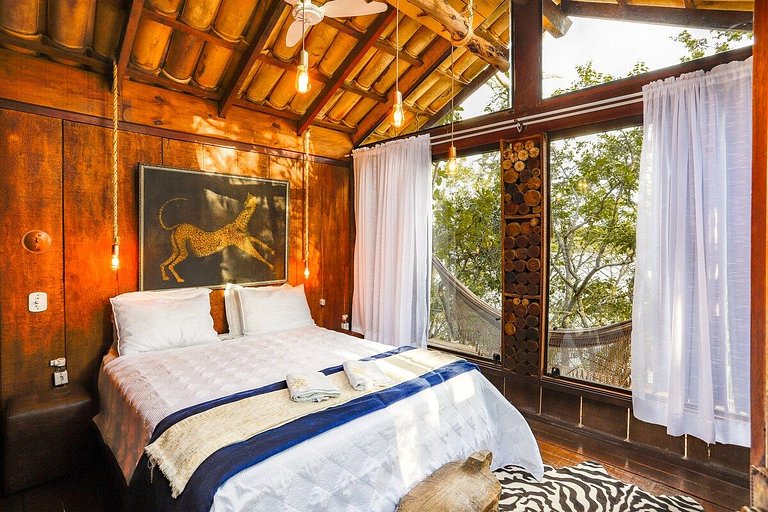 Microcasa Árvore na beira do lago vista incrível