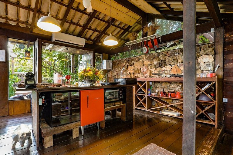 Microcasa Árvore na beira do lago vista incrível