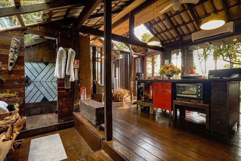 Microcasa Árvore na beira do lago vista incrível
