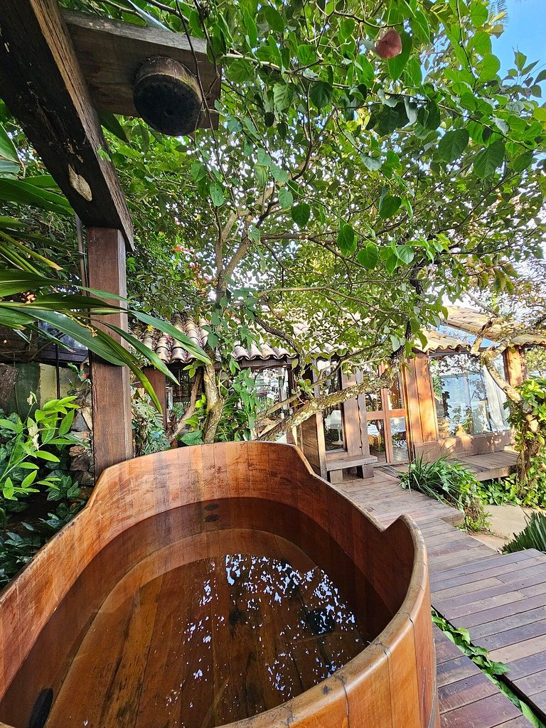 Microcasa Árvore na beira do lago vista incrível