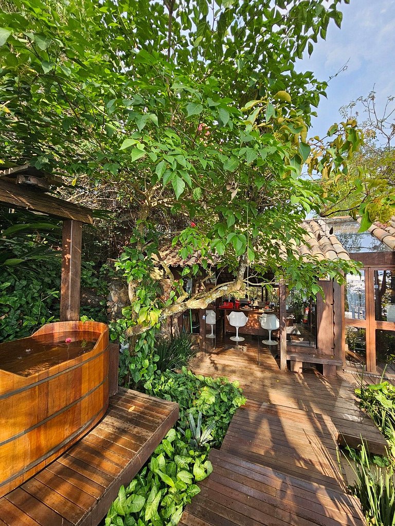 Microcasa Árvore na beira do lago vista incrível