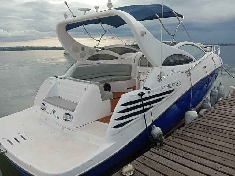 Microcasa Árvore na beira do lago vista incrível