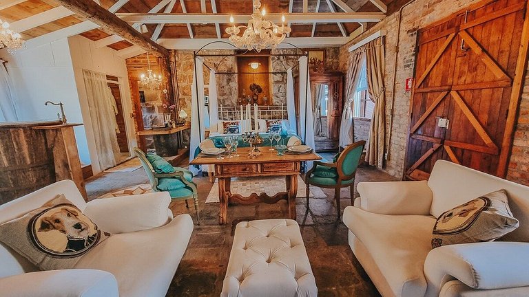 Casa histórica vista Vinhedo e lareira Gramado