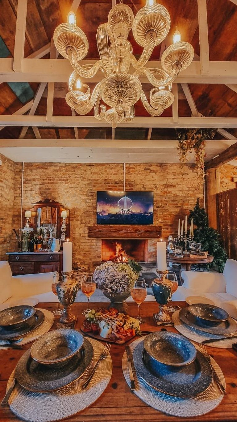 Casa histórica vista Vinhedo e lareira Gramado