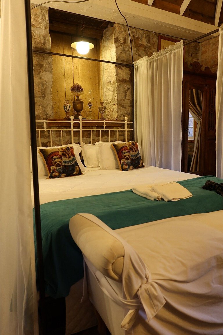 Casa histórica vista Vinhedo e lareira Gramado