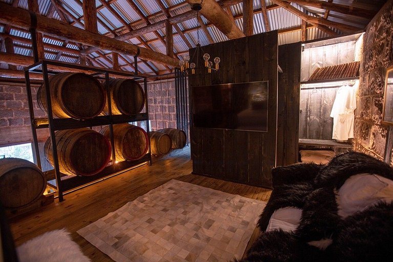 Casa de pedra antiga Vinícola Gramado com lareira