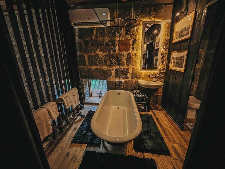 Casa de pedra antiga Vinícola Gramado com lareira