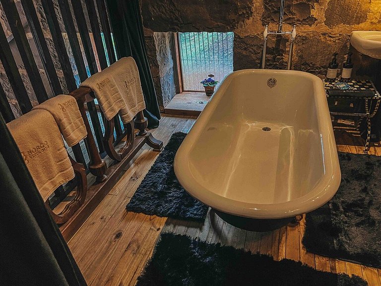 Casa de pedra antiga Vinícola Gramado com lareira