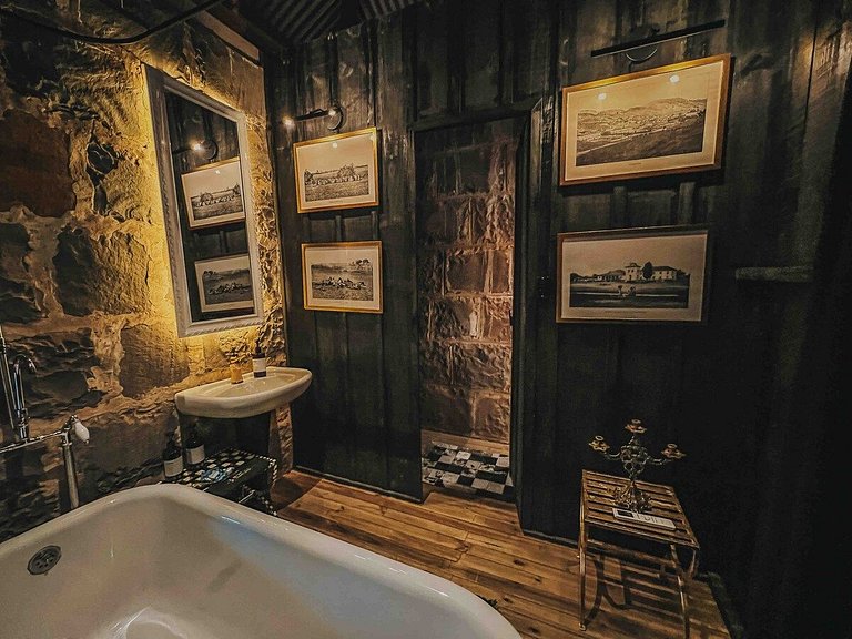 Casa de pedra antiga Vinícola Gramado com lareira