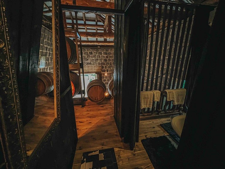 Casa de pedra antiga Vinícola Gramado com lareira