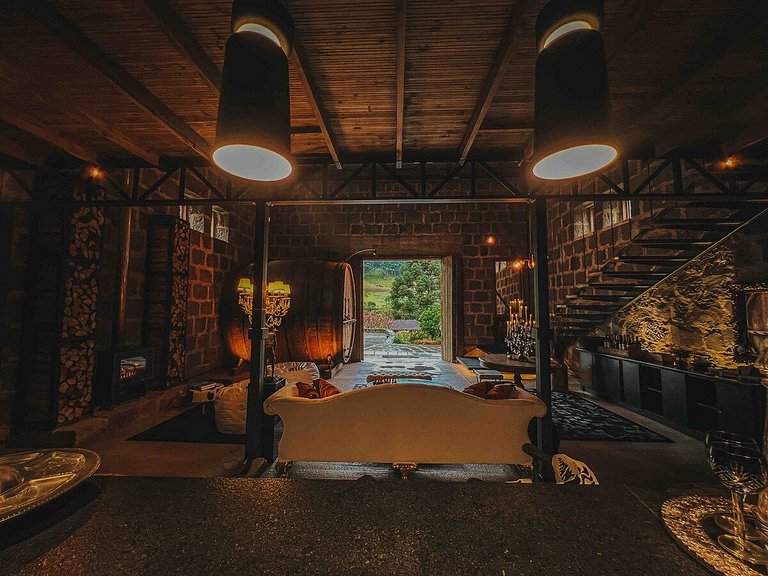 Casa de pedra antiga Vinícola Gramado com lareira
