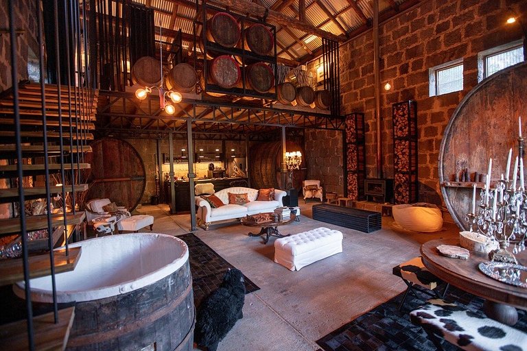 Casa de pedra antiga Vinícola Gramado com lareira