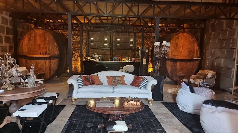 Casa de pedra antiga Vinícola Gramado com lareira