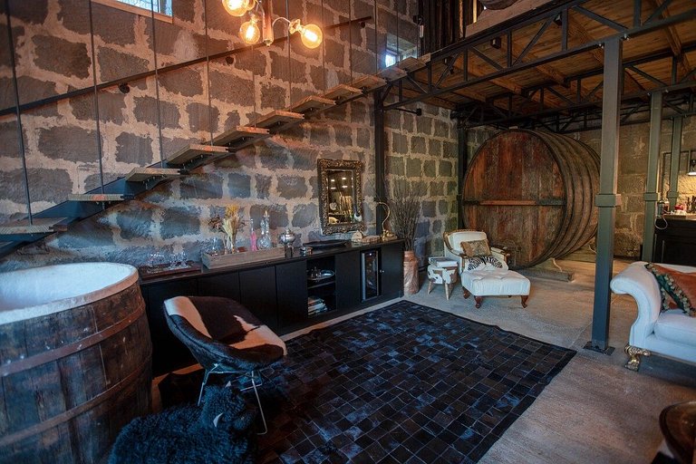 Casa de pedra antiga Vinícola Gramado com lareira