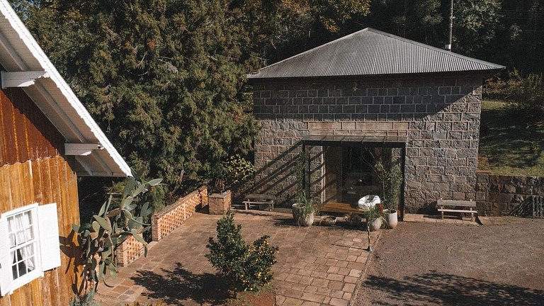Casa de pedra antiga Vinícola Gramado com lareira