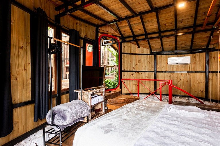 Microcasa Casa Barco na beira lago vista incrível