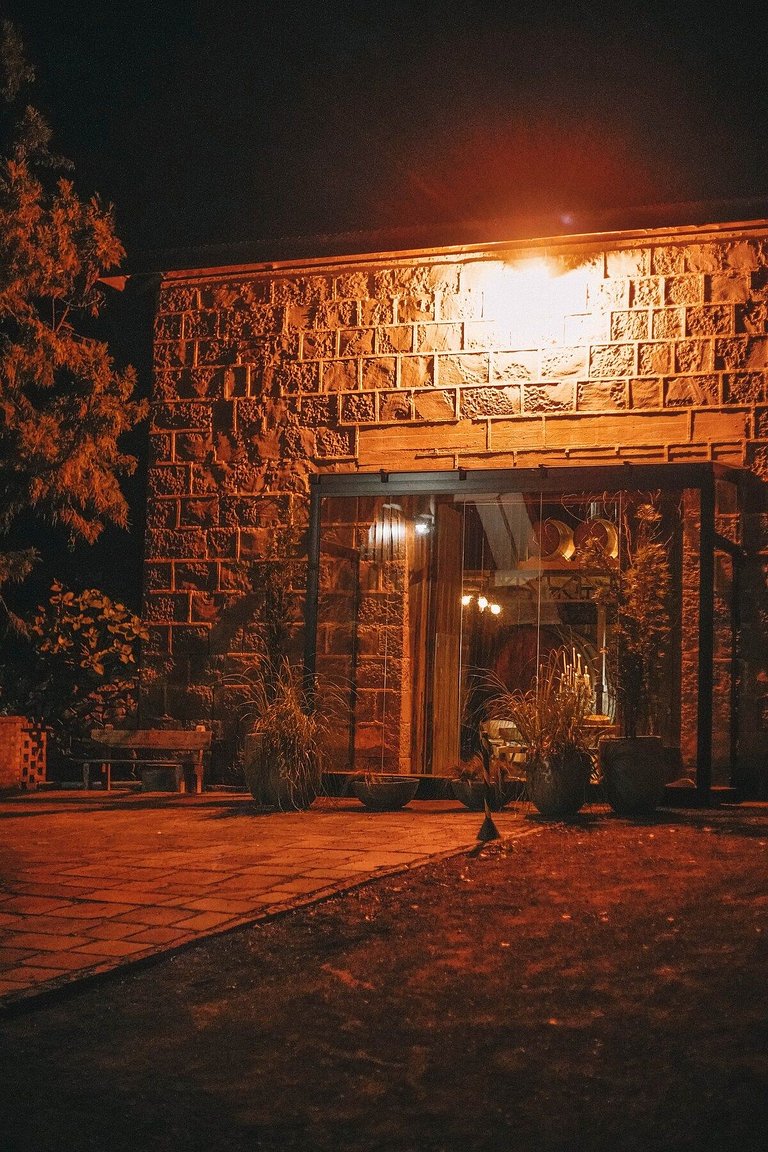 Casa de pedra antiga Vinícola Gramado com lareira
