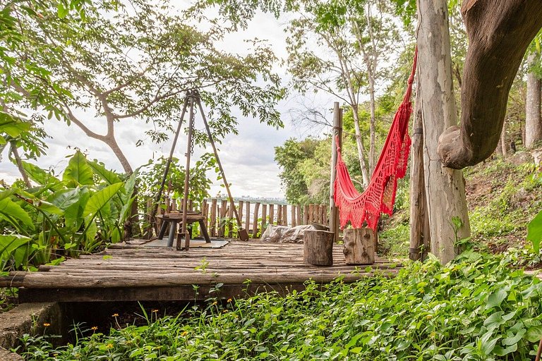 Microcasa Casa Barco na beira lago vista incrível