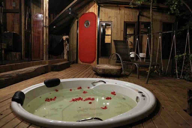 Microcasa Casa Barco na beira lago vista incrível