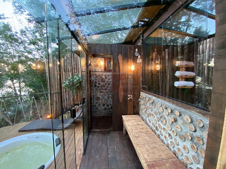 Microcasa à beira do lago com vista incrível