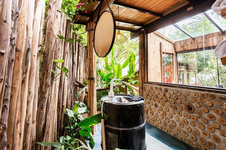 Microcasa Casa Barco na beira lago vista incrível