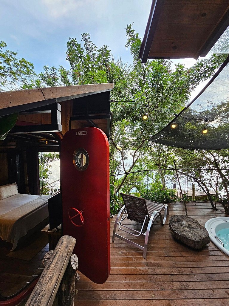 Microcasa à beira do lago com vista incrível