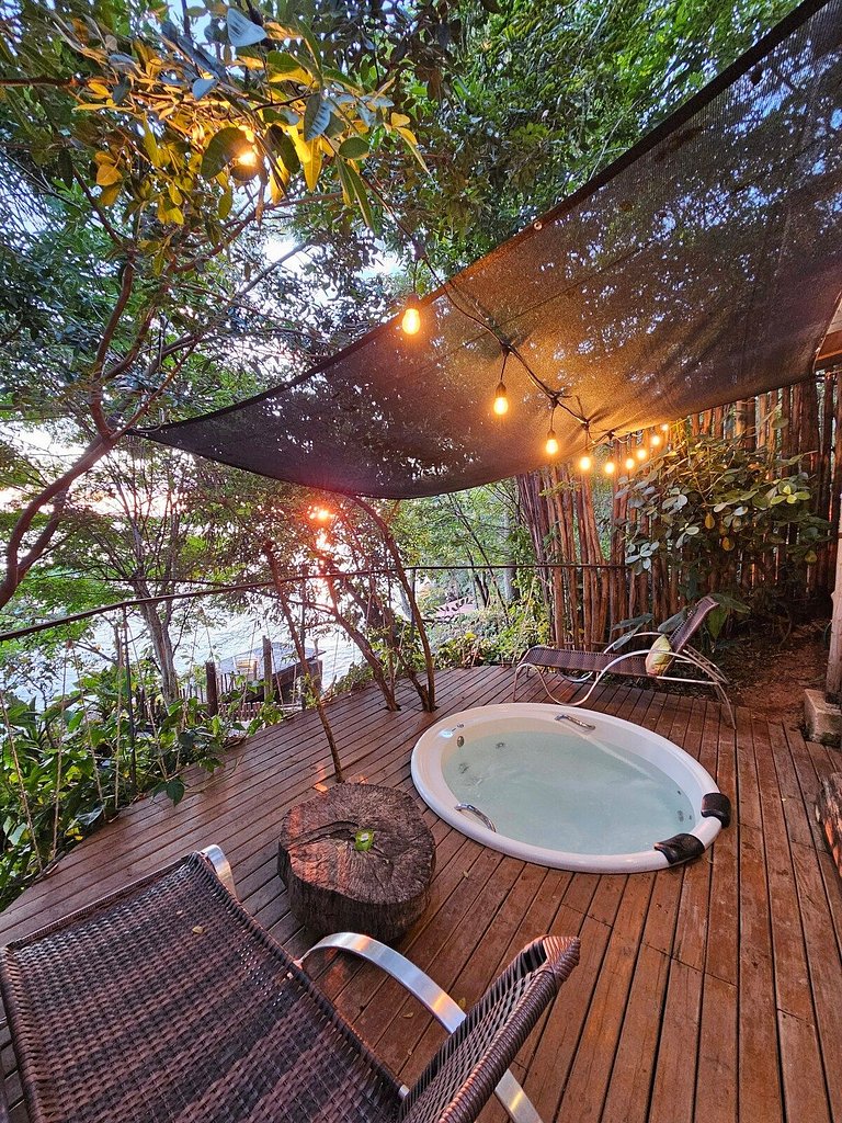 Microcasa à beira do lago com vista incrível