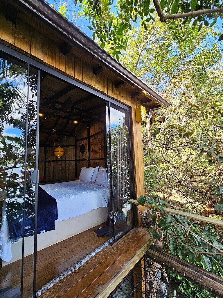 Microcasa Casa Barco na beira lago vista incrível
