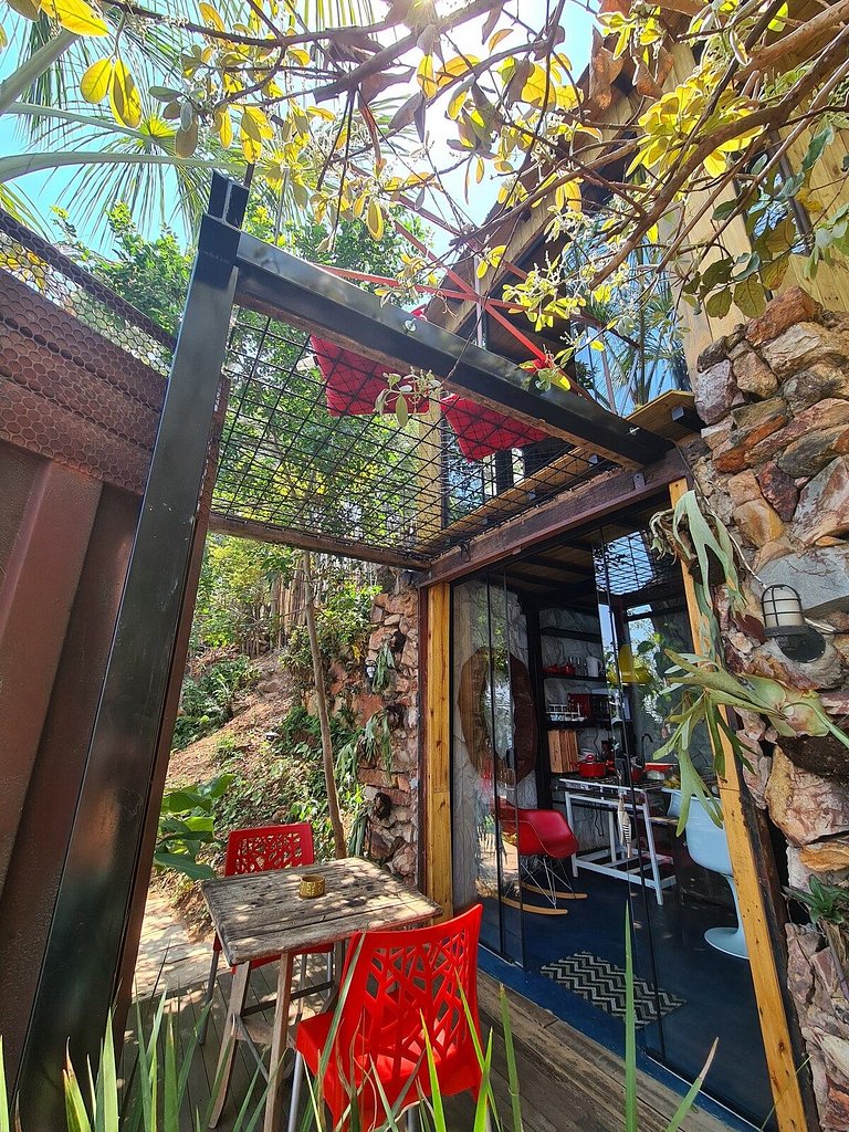 Microcasa à beira do lago com vista incrível