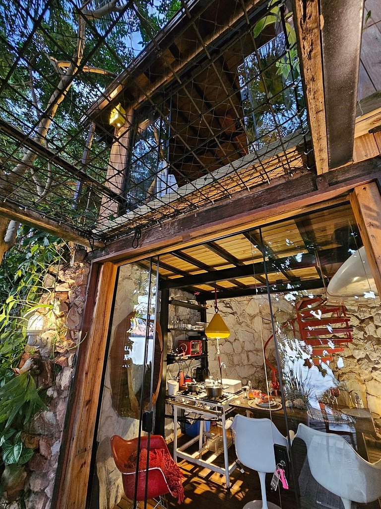 Microcasa Casa Barco na beira lago vista incrível