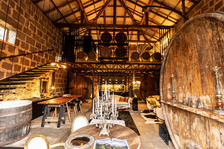 Casa de pedra antiga Vinícola Gramado com lareira