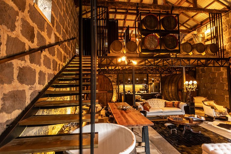 Casa de pedra antiga Vinícola Gramado com lareira