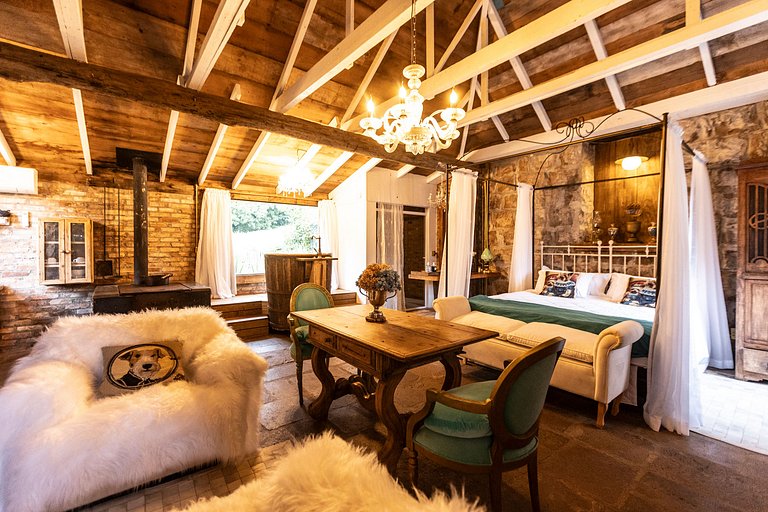 Casa histórica vista Vinhedo e lareira Gramado