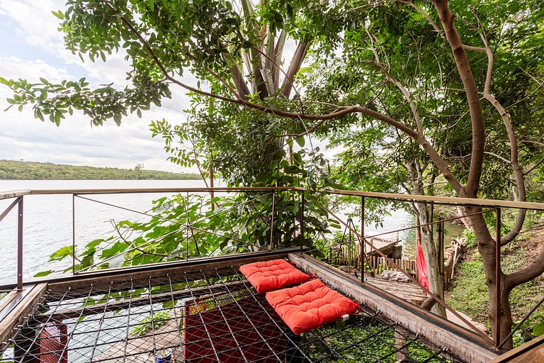Microcasa Casa Barco na beira lago vista incrível