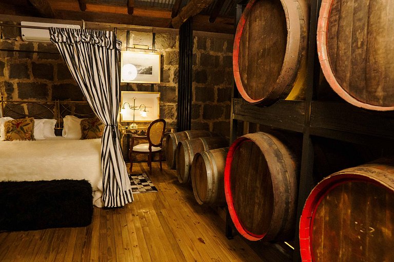 Casa de pedra antiga Vinícola Gramado com lareira