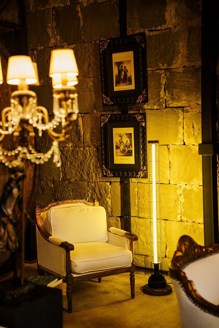 Casa de pedra antiga Vinícola Gramado com lareira
