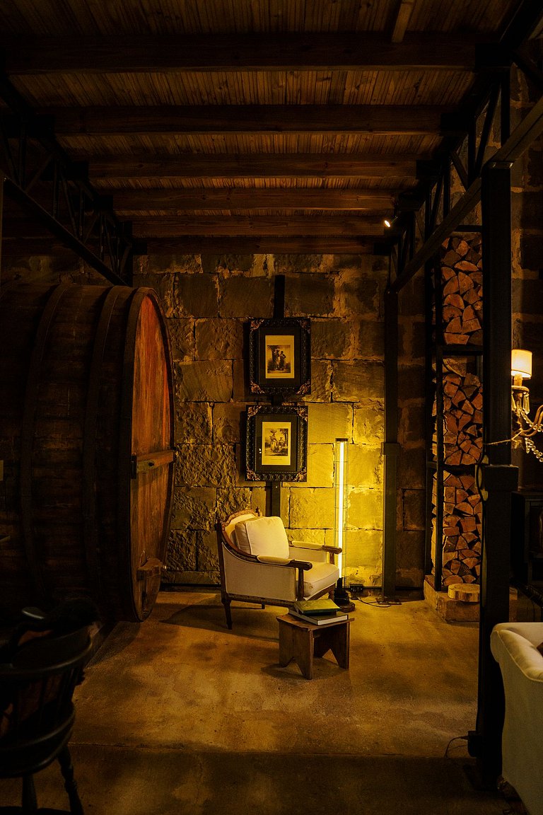 Casa de pedra antiga Vinícola Gramado com lareira