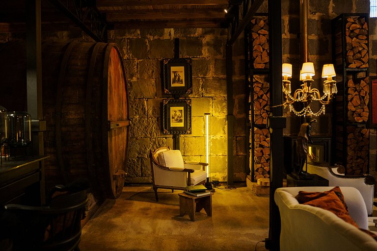 Casa de pedra antiga Vinícola Gramado com lareira
