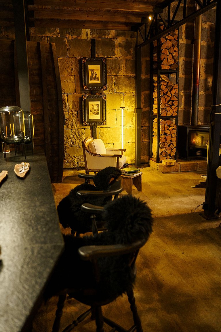 Casa de pedra antiga Vinícola Gramado com lareira