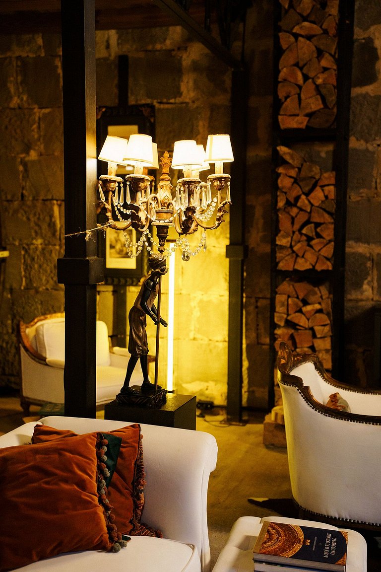 Casa de pedra antiga Vinícola Gramado com lareira