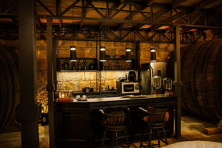 Casa de pedra antiga Vinícola Gramado com lareira