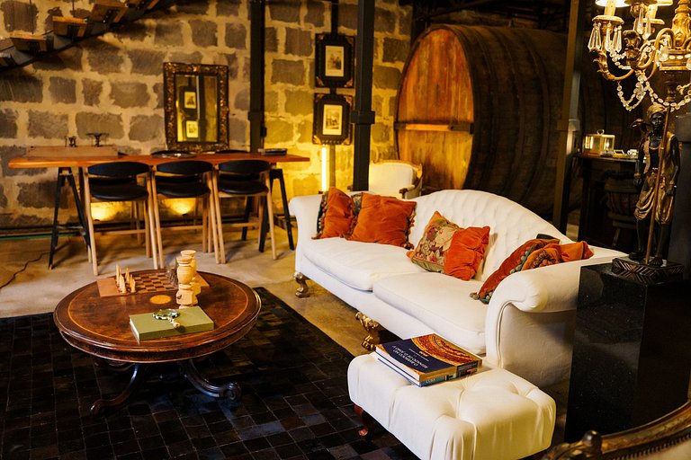Casa de pedra antiga Vinícola Gramado com lareira
