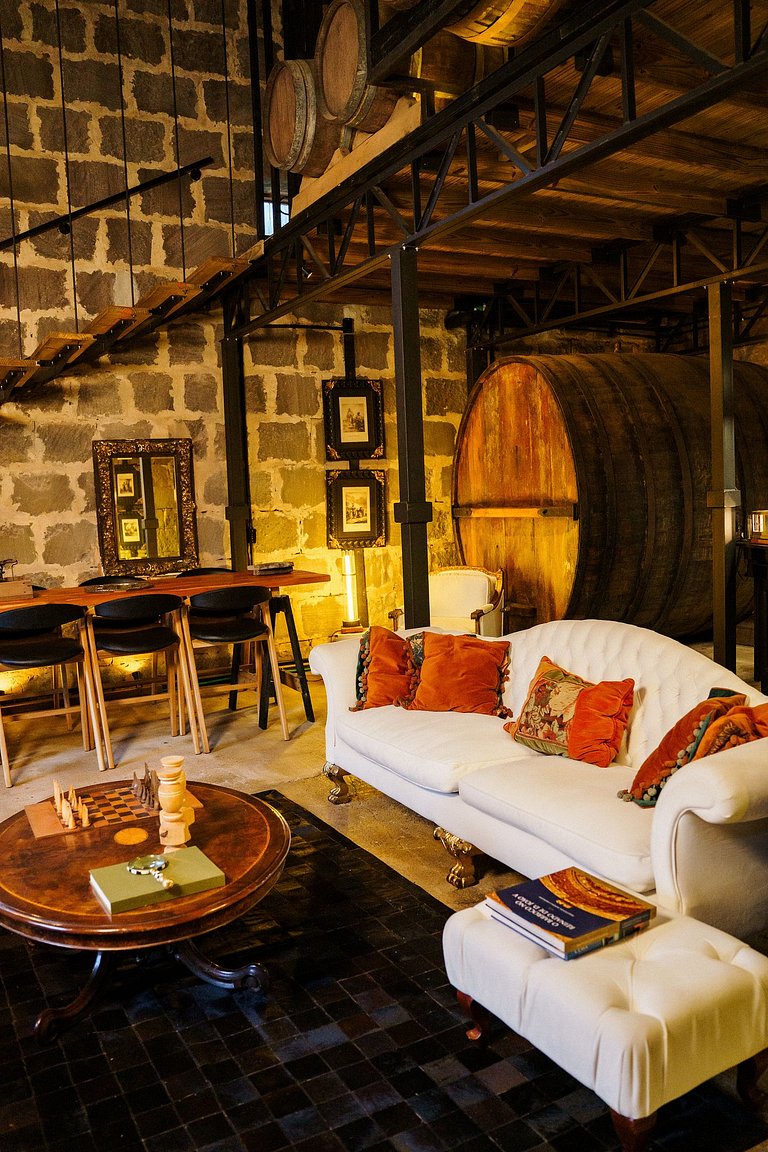 Casa de pedra antiga Vinícola Gramado com lareira