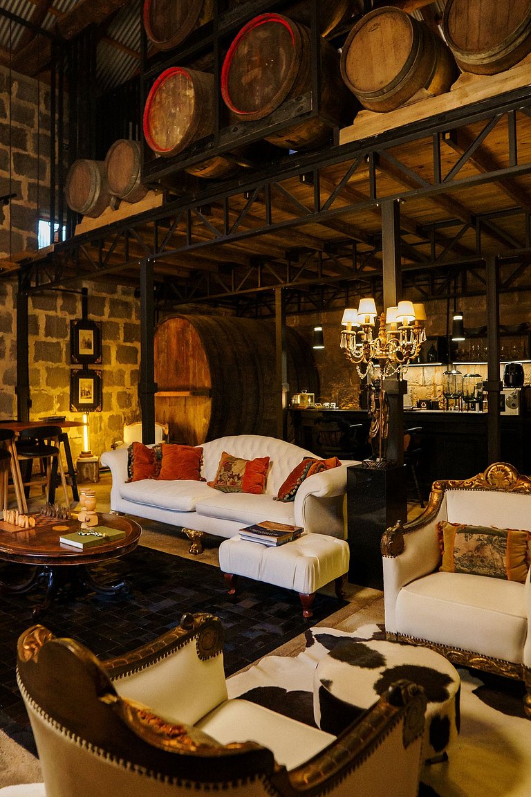 Casa de pedra antiga Vinícola Gramado com lareira