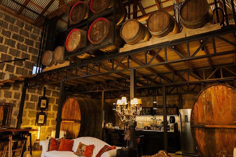 Casa de pedra antiga Vinícola Gramado com lareira
