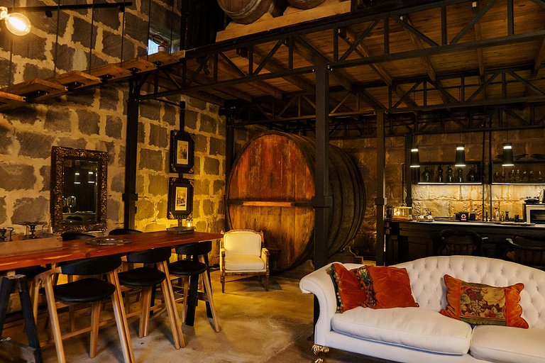 Casa de pedra antiga Vinícola Gramado com lareira