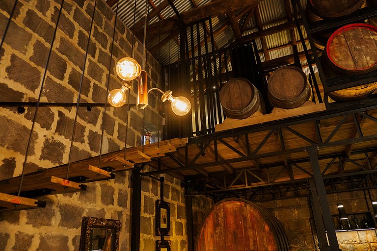 Casa de pedra antiga Vinícola Gramado com lareira