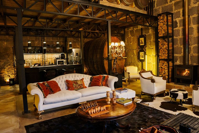 Casa de pedra antiga Vinícola Gramado com lareira