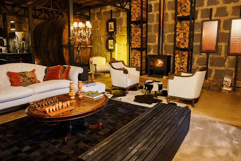 Casa de pedra antiga Vinícola Gramado com lareira