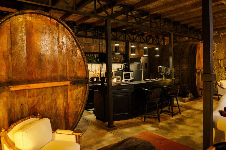 Casa de pedra antiga Vinícola Gramado com lareira